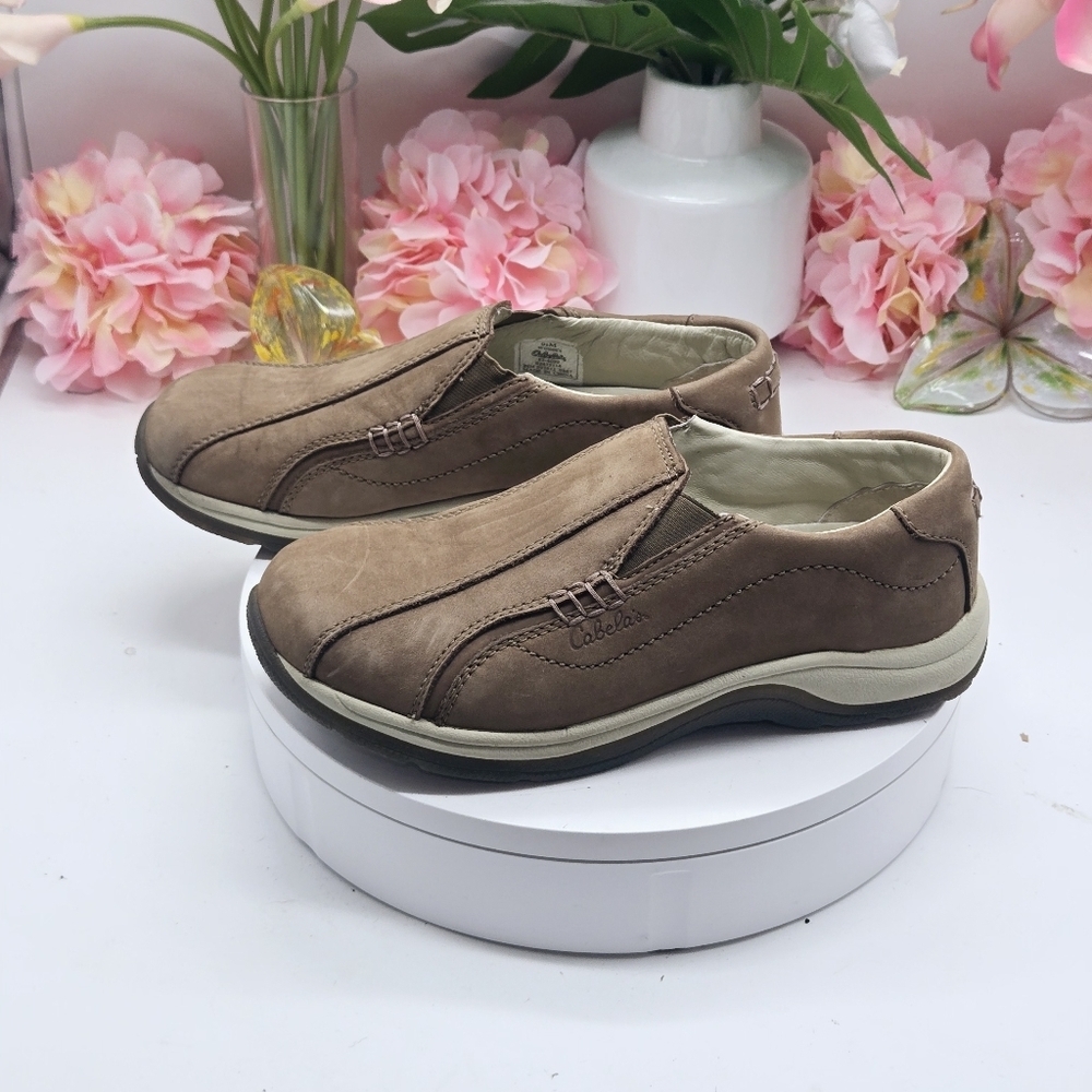 Cabela's Nubuck Leather Slip On Hiking Outdoor Casual Shoes Size 9.5M - Picture 1 of 14